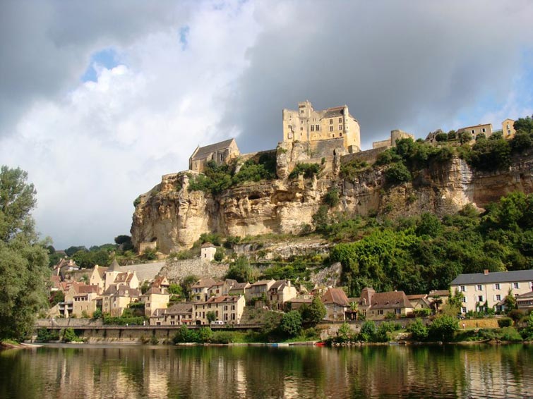 Château de Beynac - A Fortress with nine centuries of history